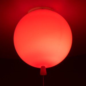glo-00652-00652_2 GLOBOSTAR® BALLOON 00652 ΠΑΙΔΙΚΟ ΦΩΤΙΣΤΙΚΟ ΟΡΟΦΗΣ ΜΠΑΛΑ ΜΟΝΟΦΩΤΟ 1 X E27 IP20 ΚΟΚΚΙΝΟ ΠΛΑΣ