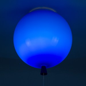 glo-00654-00654_2 GLOBOSTAR® BALLOON 00654 ΠΑΙΔΙΚΟ ΦΩΤΙΣΤΙΚΟ ΟΡΟΦΗΣ ΜΠΑΛΑ ΜΟΝΟΦΩΤΟ 1 X E27 IP20 ΜΠΛΕ ΠΛΑΣΤΙΚ