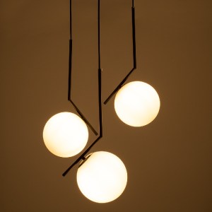 glo-00952-00952_2 GLOBOSTAR® MONROE 00952 ΜΟΝΤΕΡΝΟ ΚΡΕΜΑΣΤΟ ΦΩΤΙΣΤΙΚΟ ΜΠΑΛΑ ΤΡΙΦΩΤΟ 3 X E27 IP20 ΜΑΥΡΟ ΜΕΤΑΛ