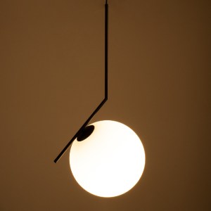 glo-00957-00957_2 GLOBOSTAR® MONROE 00957 ΜΟΝΤΕΡΝΟ ΚΡΕΜΑΣΤΟ ΦΩΤΙΣΤΙΚΟ ΜΠΑΛΑ ΜΟΝΟΦΩΤΟ 1 X E27 IP20 ΜΑΥΡΟ ΜΕΤΑ