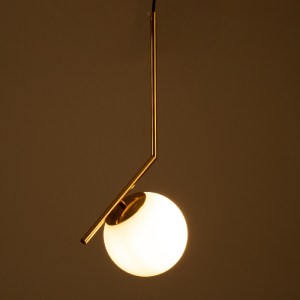 glo-00958-00958_2 GLOBOSTAR® MONROE 00958 ΜΟΝΤΕΡΝΟ ΚΡΕΜΑΣΤΟ ΦΩΤΙΣΤΙΚΟ ΜΠΑΛΑ ΜΟΝΟΦΩΤΟ 1 X E27 IP20 ΧΡΥΣΟ ΜΕΤΑ