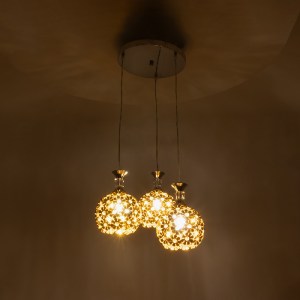 glo-01670-01670_3 GLOBOSTAR® BOUQUET 01670 ΜΟΝΤΕΡΝΟ ΚΡΕΜΑΣΤΟ ΦΩΤΙΣΤΙΚΟ ΜΠΑΛΑ ΤΡΙΦΩΤΟ 3 X E27 IP20 ΧΡΥΣΟ ΜΕΤΑ
