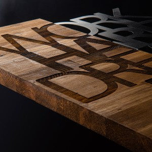 pak-071-001583-2 ΔΙΑΚΟΣΜΗΤΙΚΟ ΤΟΙΧΟΥ DESEZE PAKOWORLD ΞΥΛΟ ΠΕΥΚΟΥ ΣΕ ΦΥΣΙΚΗ ΑΠΟΧΡΩΣΗ ΜΕ ΜΑΥΡΟ ΜΕΤΑΛΛΟ 48X3X58ΕΚ