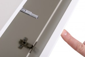 pol-swiss_detal_4_1_3 ΚΡΕΜΑΣΤΟ ΕΠΙΠΛΟ ΤΗΛΕΟΡΑΣΗΣ SWISS II-ΛΕΥΚΟ